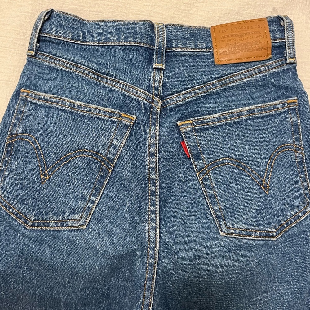 Levi’s Ribcage Straight Jeans - Picture 5 of 6